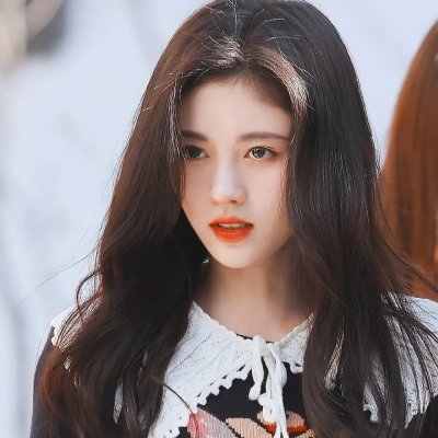 她与她的自画像